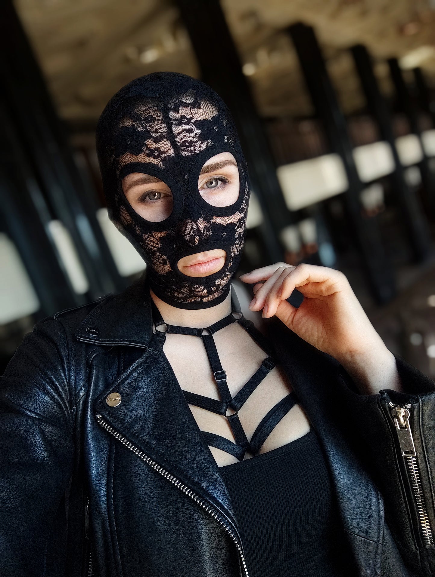 Woman lace mask for pole dance and twerk.Rave mask for party, festival and cosplay.Gothic harness mask for women.Guipure mask for carnival.