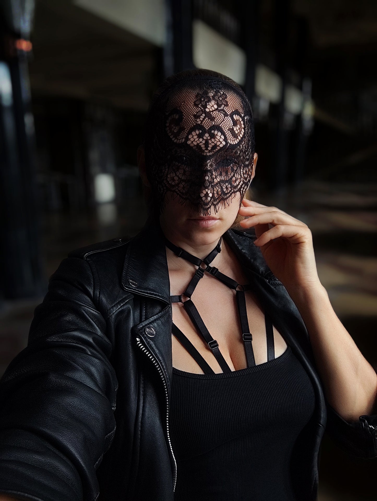 Woman lace mask for pole dance and twerk.Rave mask for party, festival and cosplay.Gothic harness mask for women.Guipure mask for carnival.