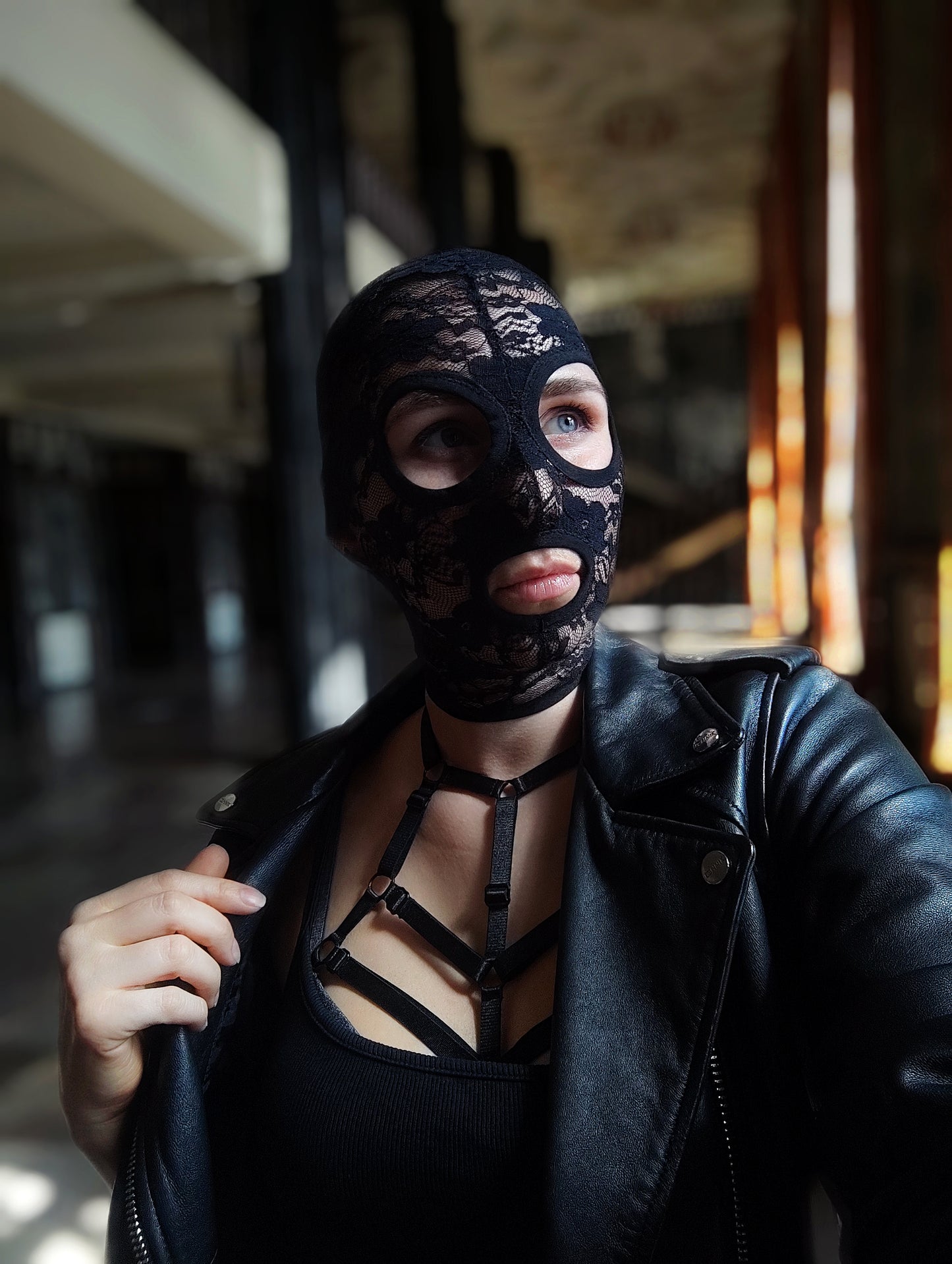 Woman lace mask for pole dance and twerk.Rave mask for party, festival and cosplay.Gothic harness mask for women.Guipure mask for carnival.