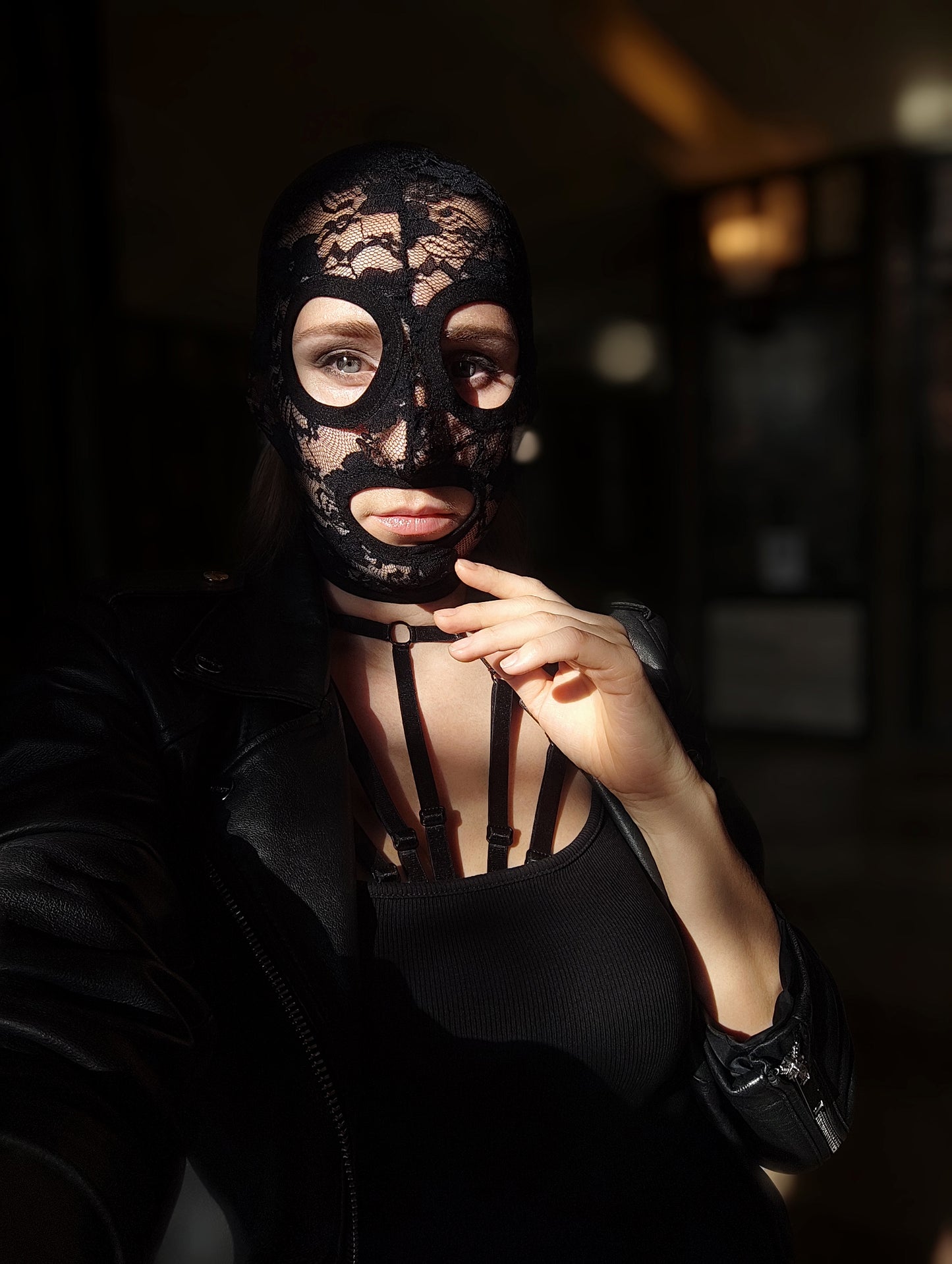 Woman lace mask for pole dance and twerk.Rave mask for party, festival and cosplay.Gothic harness mask for women.Guipure mask for carnival.