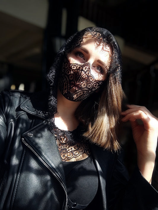 Woman lace mask for pole dance and twerk.Rave mask for party, festival and cosplay.Gothic harness mask for women.Guipure mask for carnival.