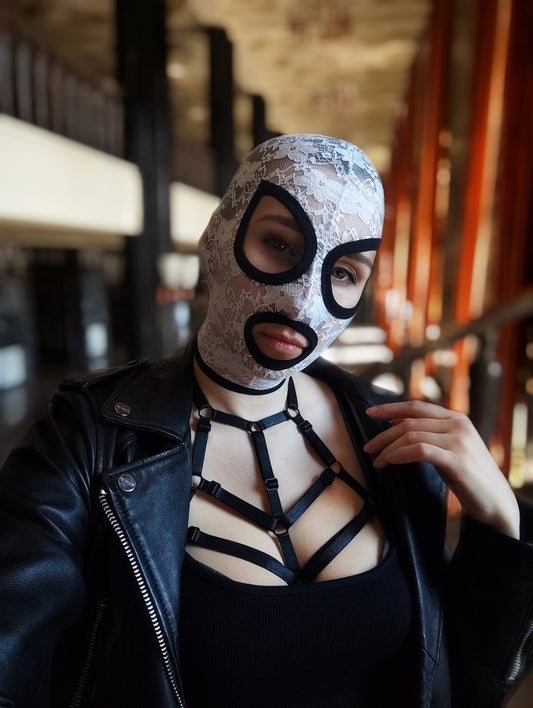 Woman lace mask for pole dance and twerk.Rave mask for party, festival and cosplay.Gothic harness mask for women.Guipure mask for carnival.