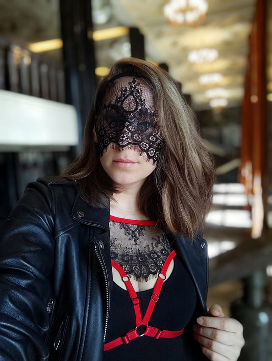 Woman lace mask for pole dance and twerk.Rave mask for party, festival and cosplay.Gothic harness mask for women.Guipure mask for carnival.
