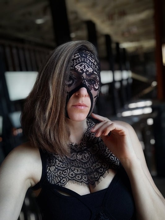Woman lace mask for pole dance and twerk.Rave mask for party, festival and cosplay.Gothic harness mask for women.Guipure mask for carnival.
