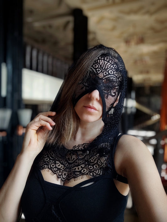 Woman lace mask for pole dance and twerk.Rave mask for party, festival and cosplay.Gothic harness mask for women.Guipure mask for carnival.