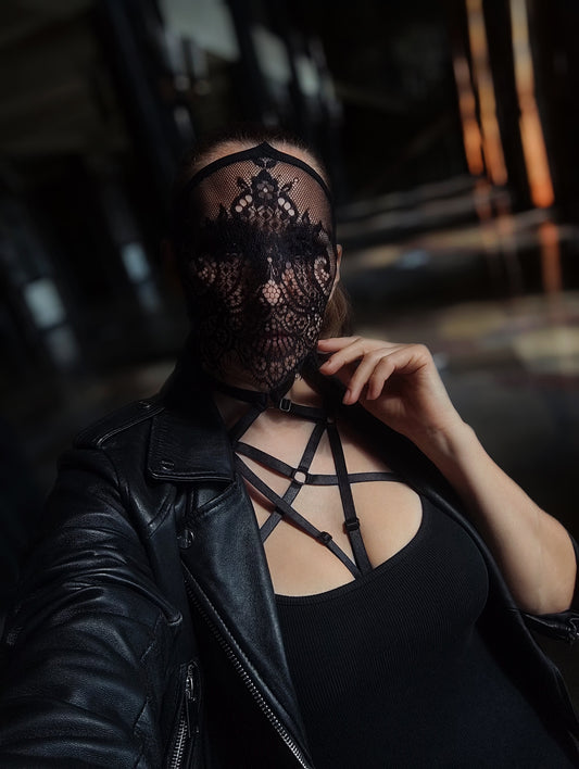Woman lace mask for pole dance and twerk.Rave mask for party, festival and cosplay.Gothic harness mask for women.Guipure mask for carnival.