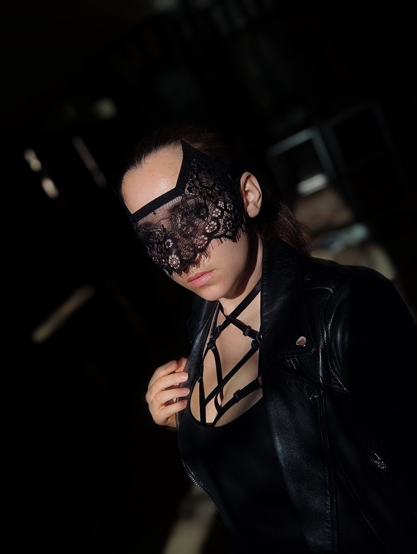 Woman lace mask for pole dance and twerk.Rave mask for party, festival and cosplay.Gothic harness mask for women.Guipure mask for carnival.