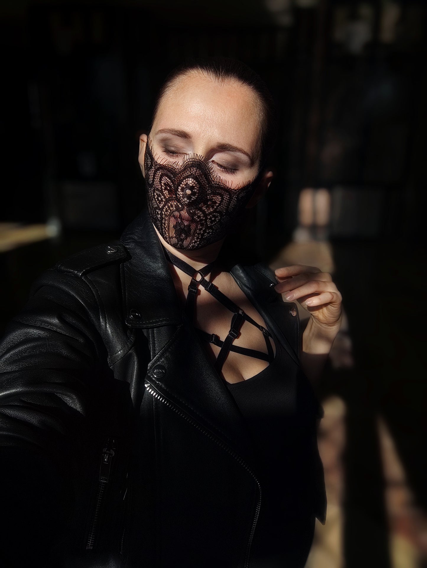 Woman lace mask for pole dance and twerk.Rave mask for party, festival and cosplay.Gothic harness mask for women.Guipure mask for carnival.