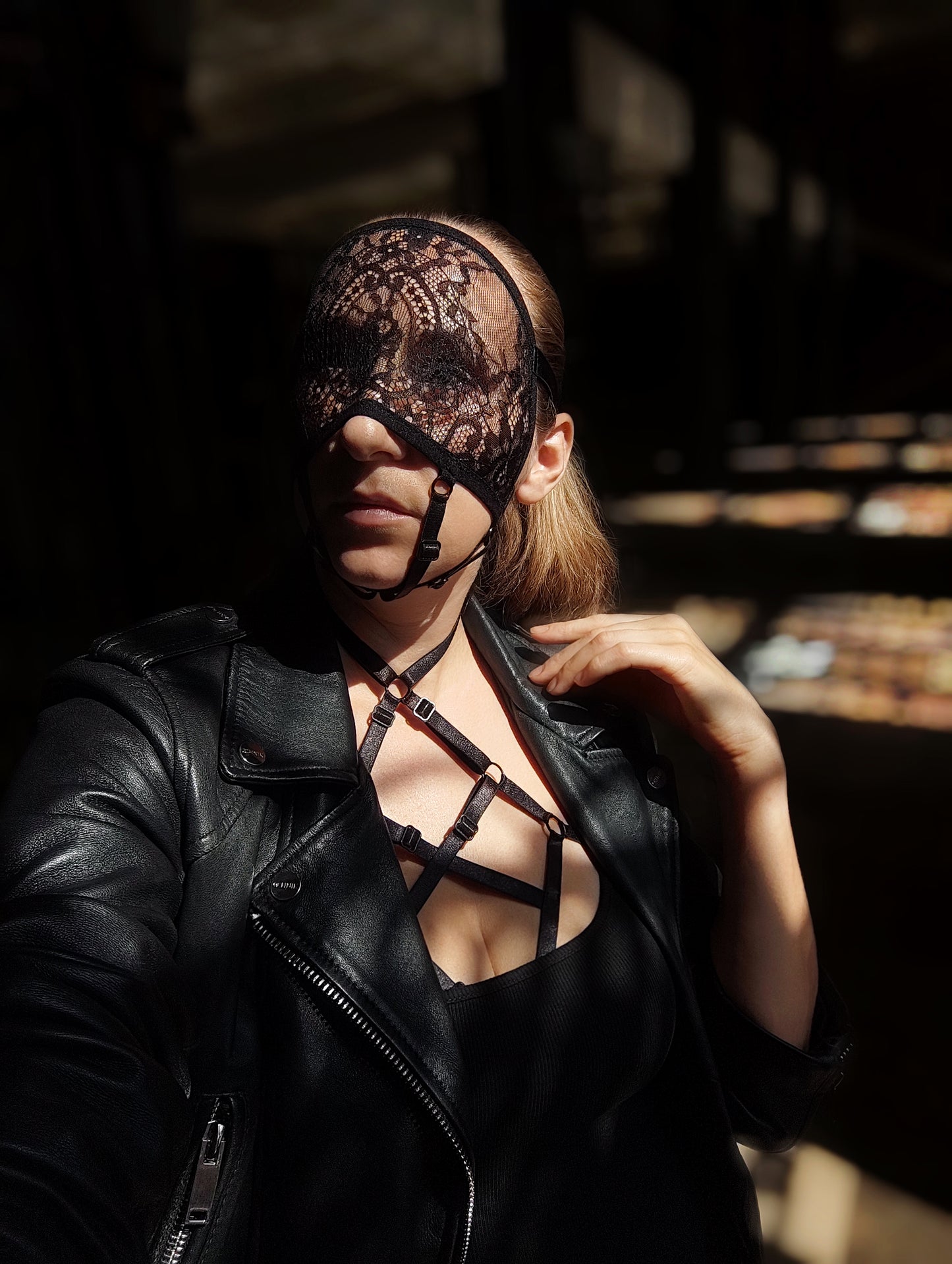 Woman lace mask for pole dance and twerk.Rave mask for party, festival and cosplay.Gothic harness mask for women.Guipure mask for carnival.