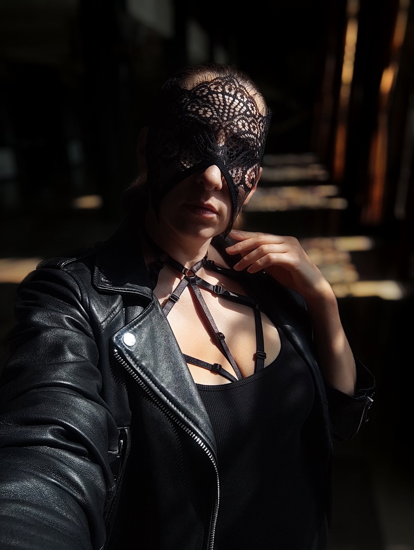 Woman lace mask for pole dance and twerk.Rave mask for party, festival and cosplay.Gothic harness mask for women.Guipure mask for carnival.