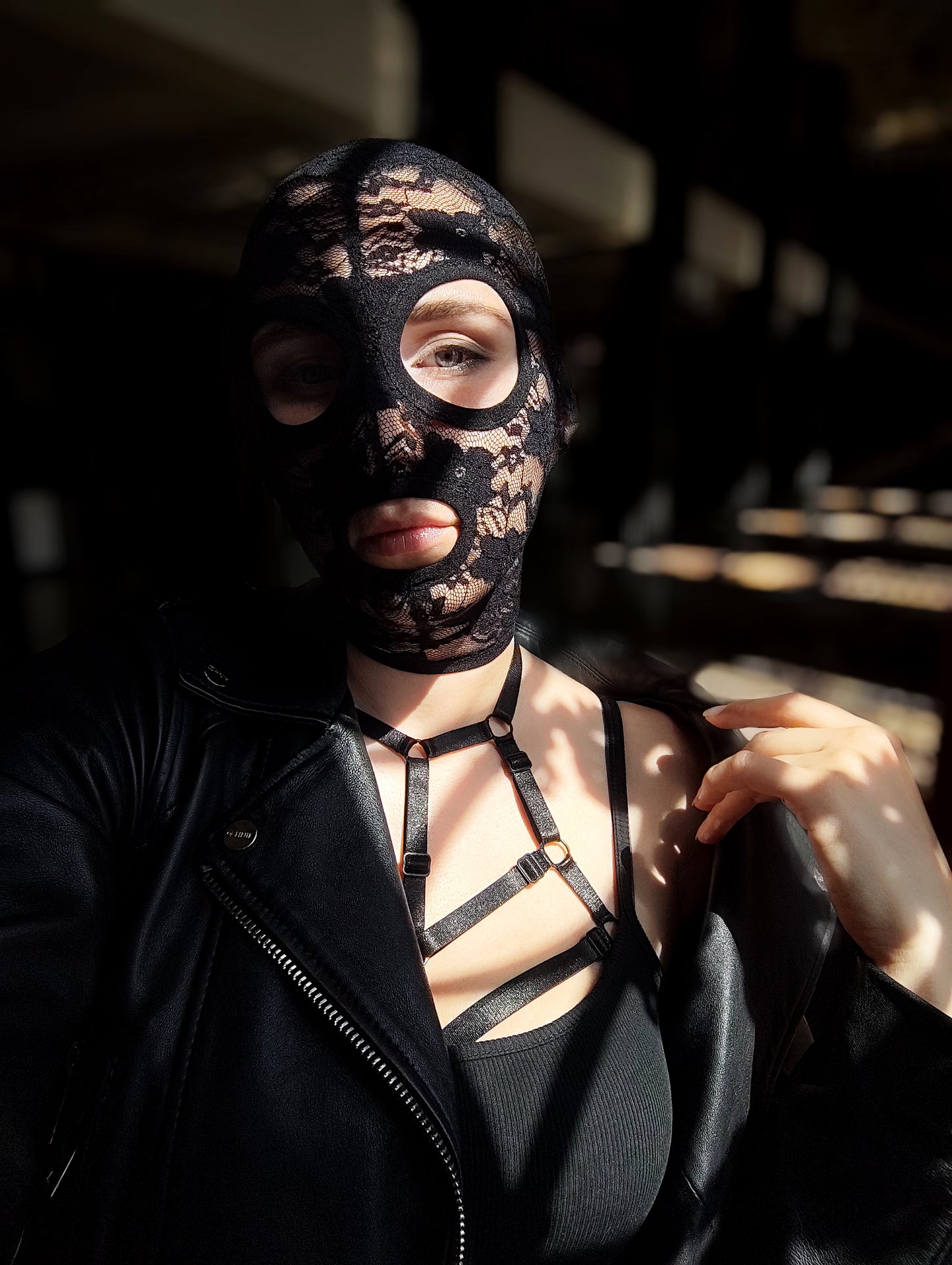 Woman lace mask for pole dance and twerk.Rave mask for party, festival and cosplay.Gothic harness mask for women.Guipure mask for carnival.